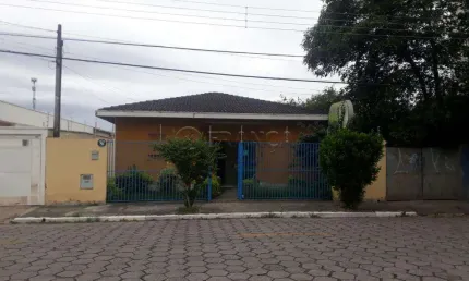 Clinica Médica muito bem localizada e com estacionamento público gratuito