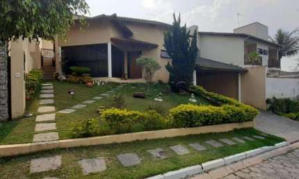 CASA EM CONDOMÍNIO 3 DORMITÓRIOS SENDO 1 SUÍTE - BAIRRO JARDIM COLEGINHO - JACAREÍ