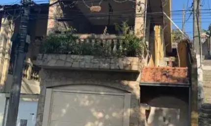 CASA 4 DORMITÓRIOS SENDO 1 SUITE BAIRRO PARQUE SANTO ANTONIO JACAREÍ