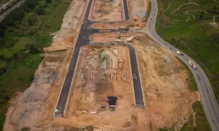 Terreno à venda no Jardim Califórnia, Jacareí 