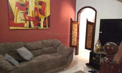 CASA 3 DORMITÓRIOS SENDO 2 SUITE BAIRRO JARDIM PARAÍBA JACAREÍ