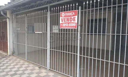 Casa com 2 quartos à venda na Vila Martinez, Jacareí 