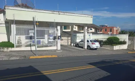 Linda casa em condomínio com 3 Dormitórios 1 Suíte  !!!