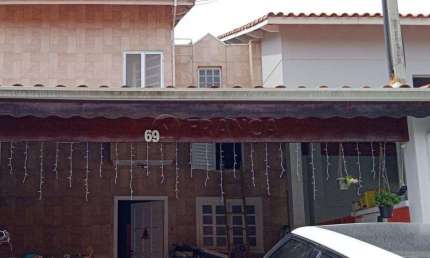 CASA EM CONDOMINIO 04 DORMITÓRIOS SENDO 01 SUITE -BOSQUE DOS IPES JACAREÍ SP