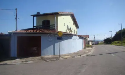 Sobrado com 4 dormitórios sendo 1 suíte à venda, 191m² - Jardim Pararangaba - SJC