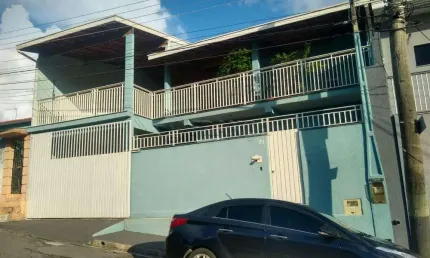 CASA ASSOBRADADA COM PONTO COMERCIAL JD ESPERANÇA JACAREÍ SP