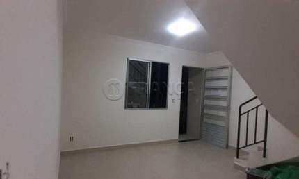 Sobrado no Condomínio Jardim Girassol | 2 dormitórios | à venda  - São José dos Campos