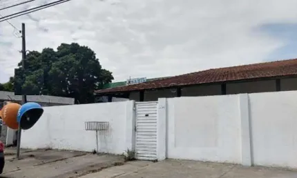 Casa com 4 quartos para alugar no Jardim Santa Maria, Jacareí 