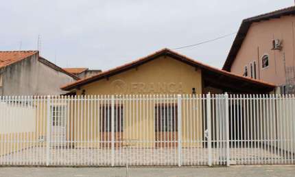 CASA 3 DORMITÓRIOS SENDO 1 SUÍTE - JARDIM SANTA MARIA - JACAREÍ