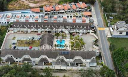 CASA EM CONDOMINIO 03 DORMITORIOS SENDO 01 SUITE - FREGUESIA DA ESCADA GUARAREMA SP