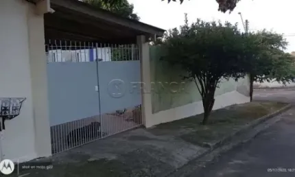 Casa no Jardim Uirá | 3 Dormitórios - São José dos Campos