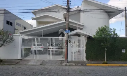 CASA 4 DORMITÓRIOS SENDO 3 SUITES - BAIRRO JARDIM SANTA MARIA - JACAREÍ