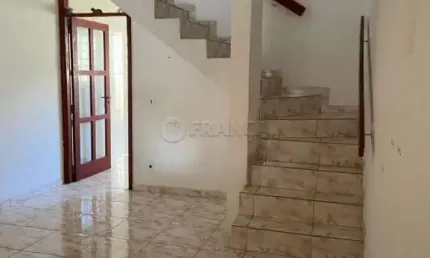 CASA EM CONDOMINIO 2 DORMITÓRIOS - PARQUE CALIFORNIA - JACAREÍ