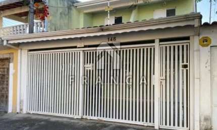 Casa no Jardim das Indústrias | 4 Dormitórios - São José dos Campos