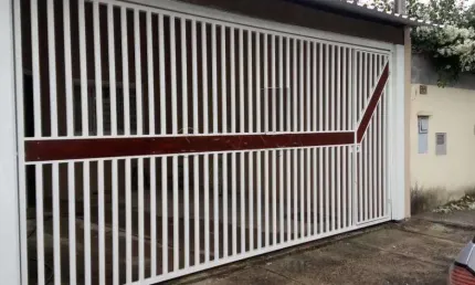 Casa com 2 quartos para alugar no Residencial Santa Paula, Jacareí 