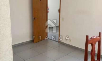 Apartamento com 2 quartos para alugar na Vila Formosa, Jacareí 