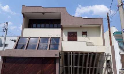 CASA 09 DORMITÓRIOS SENDO 04 SUITES - CENTRO JACAREI SP