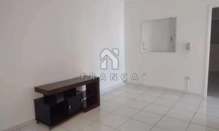 Apartamento com 2 quartos para alugar no Centro, Jacareí 
