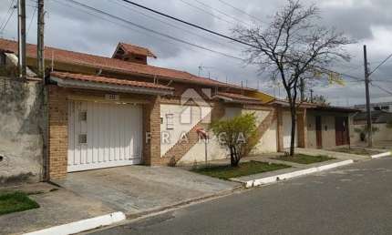 CASA COM 3 DORMITÓRIOS SENDO 1 SUÍTE - SANTA MARIA - JACAREÍ
