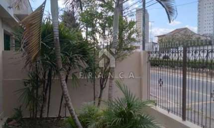 Casa com 3 quartos para alugar no Centro, Jacareí 