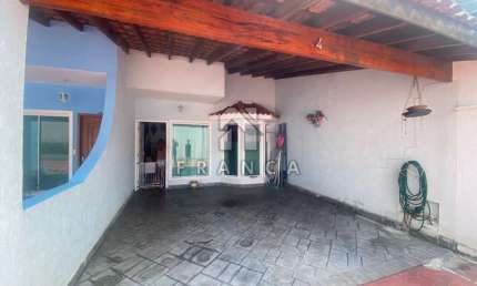 Casa em Condomínio 03 Dormitórios - Jardim California Jacareí SP