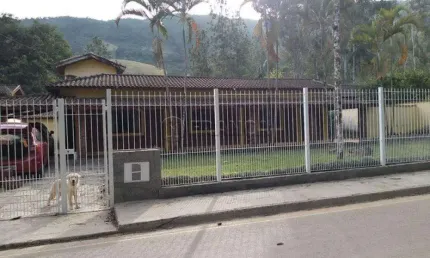 Chácara em Monteiro Lobato 2 dormitórios sendo 1 suíte à venda, 1290m²