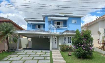 SOBRADO EM CONDOMINIO 4 DORMITÓRIOS SENDO 2 SUÍTES - VILLA BRANCA - JACAREÍ