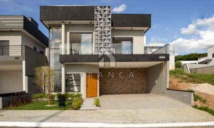 Excelente casa em Condomínio Reserva do Vale - Caçapava