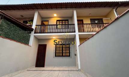 Casa duplex de 2 quartos e área gourmet churrasqueira e garagem