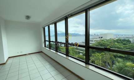 Apartamento de 3 quartos com suíte e 2 vagas em Boa Viagem Niterói