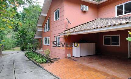 Casa Duplex com 04 quartos e 02 suítes, em São Francisco