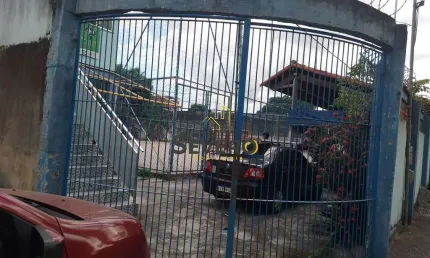 Casa comercial à venda na Rua Maria Elisa de Souza, 20, Zé Garoto, São Gonçalo