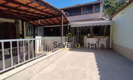 Casa com 4 dormitórios à venda, 660 m² por R$ 570.000,00 - Santa Rosa - Niterói/RJ