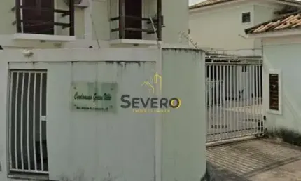 Excelente Casa Duplex – 2 Quartos com Planejados e Vaga Coberta!