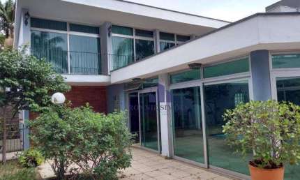 Sobrado para venda Alto da Boa Vista, 3 dormitórios, 3 suítes, 3 banheiros, 2 salas, 6 vagas de garagem, 722 m² T, 605 C, São Paulo.
