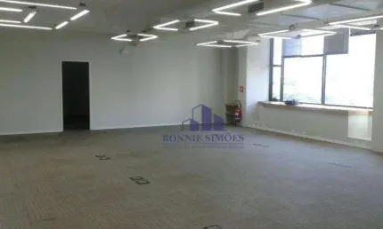 Conjunto Comercial Para Alugar, Brookiln, 8 vagas de garagem, 6 banheiros, 2 copas, 375 m², São Paulo.