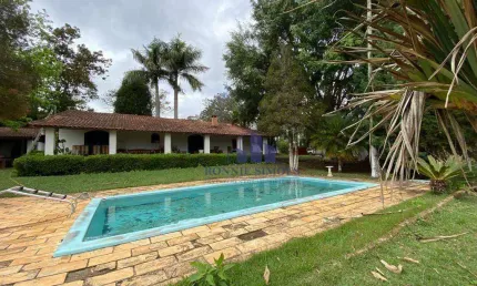 SÍTIO COM PISCINA À VENDA EM IBIÚNA, 6166 M², PRÓXIMO DA ÁGUA DA REPRESA DE IBIÚNA, TERRENO AMPLO E PLANO.