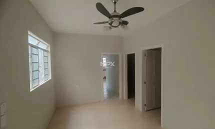 Casa com 2 quartos para alugar na Vila Independência, Piracicaba  por R$ 2.200