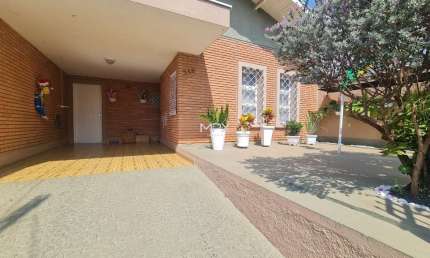 Casa com 4 quartos à venda na Vila Monteiro, Piracicaba  por R$ 580.000