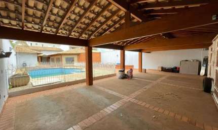 Casa em condomínio fechado com 2 quartos para alugar no Dois Córregos, Piracicaba  por R$ 4.000