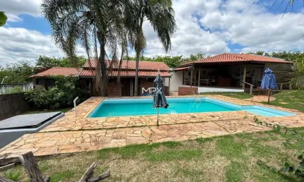 Casa em condomínio fechado com 2 quartos à venda no Recanto Universitário, Rio das Pedras  por R$ 790.000