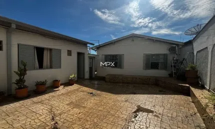 Casa com 3 quartos à venda na Vila Independência, Piracicaba  por R$ 550.000