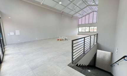 Sala comercial para alugar na Vila Rezende, Piracicaba  por R$ 17.500
