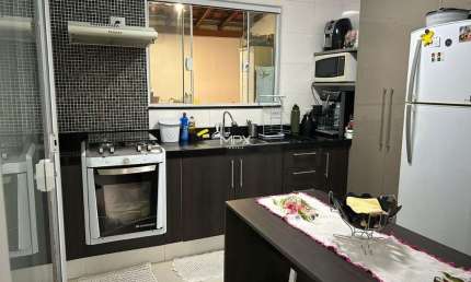 Casa em condomínio fechado com 2 quartos à venda no Parque Orlanda I, Piracicaba  por R$ 250.000