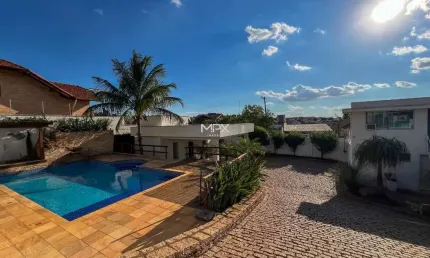 Casa com 3 quartos à venda no Centro, Piracicaba  por R$ 2.600.000