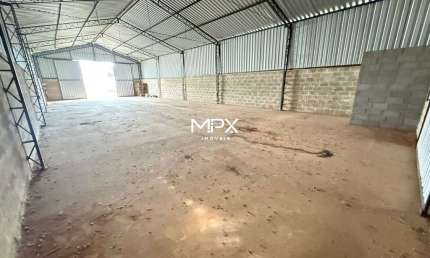 Barracão / Galpão / Depósito para alugar no Distrito industrial, São Pedro  por R$ 1.850