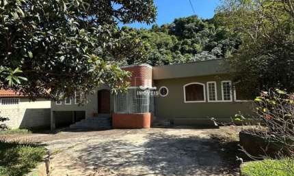 Casa com 4 quartos para alugar na Vila Constança (Botujuru), Campo Limpo Paulista  por R$ 2.600