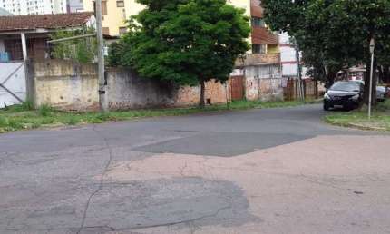 Terreno à venda na Rua Roque Calage, 355, Passo da Areia, Porto Alegre, 598 m2 por R$ 1.390.000