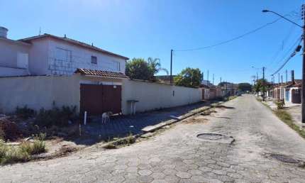 Sobrado para Venda em Mongaguá, Balneário Agenor de Campos, 4 dormitórios, 2 banheiros, 6 vagas