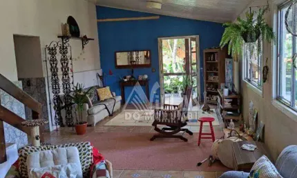 Casa com 3 dormitórios à venda, 310 m² por R$ 950.000,00 - Chácaras Bosque do Embu - Embu das Artes/SP